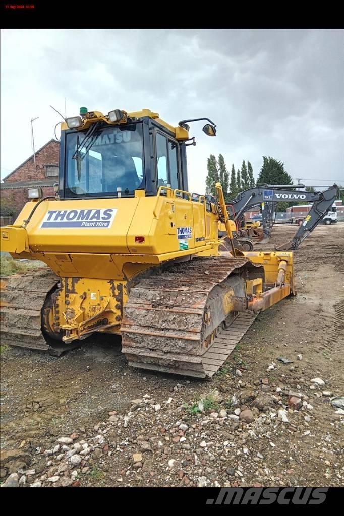 Komatsu D 65 PX-18 Гусеничные бульдозеры