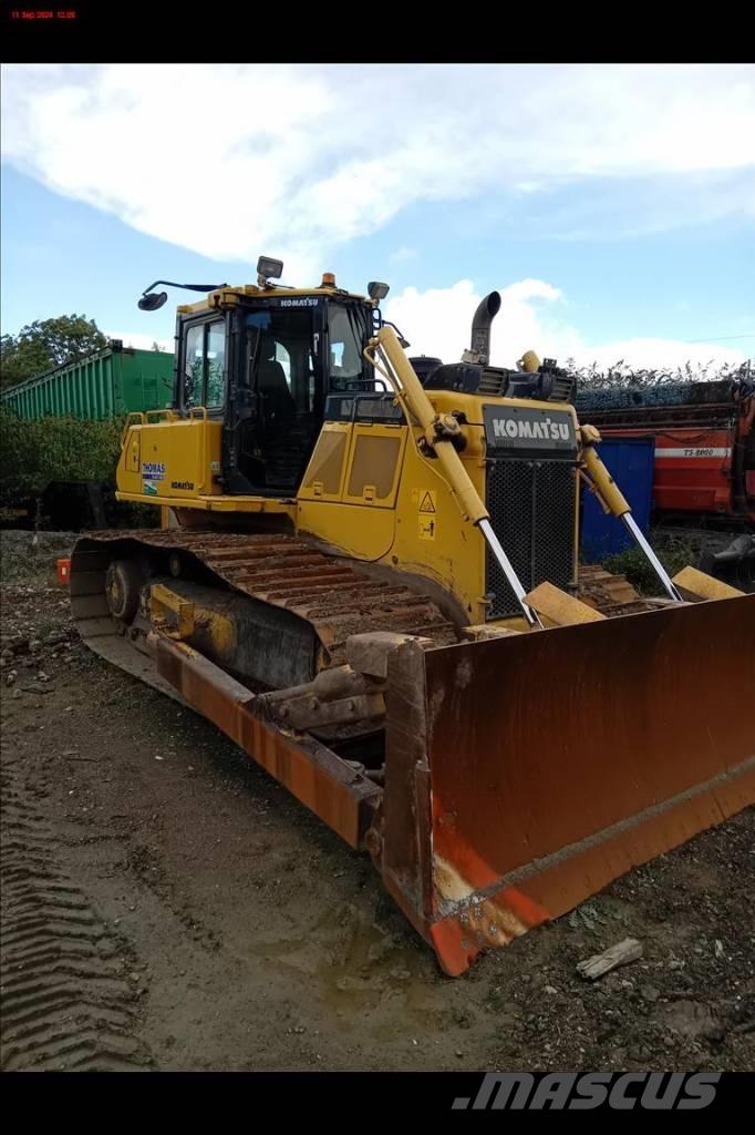 Komatsu D 65 PX-18 Гусеничные бульдозеры