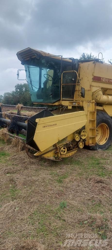 New Holland TX 34 Зерноуборочные комбайны