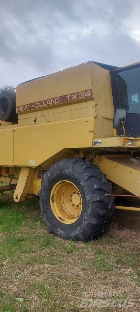 New Holland TX 34 Зерноуборочные комбайны