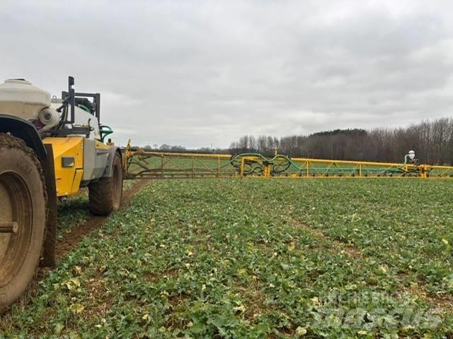 Chafer SENTRY 6000 Прицепные опрыскиватели