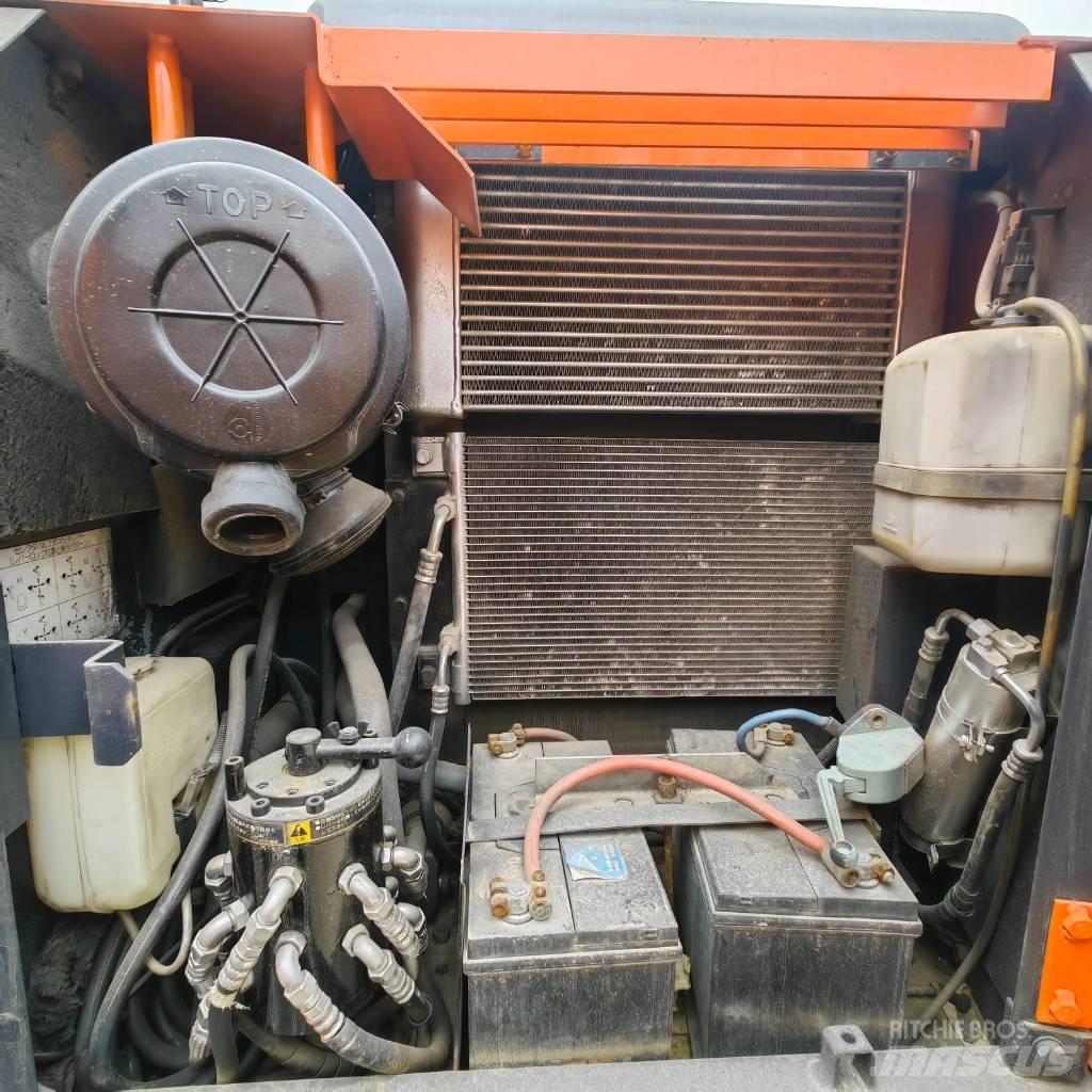 Hitachi ZX 120 Гусеничные экскаваторы
