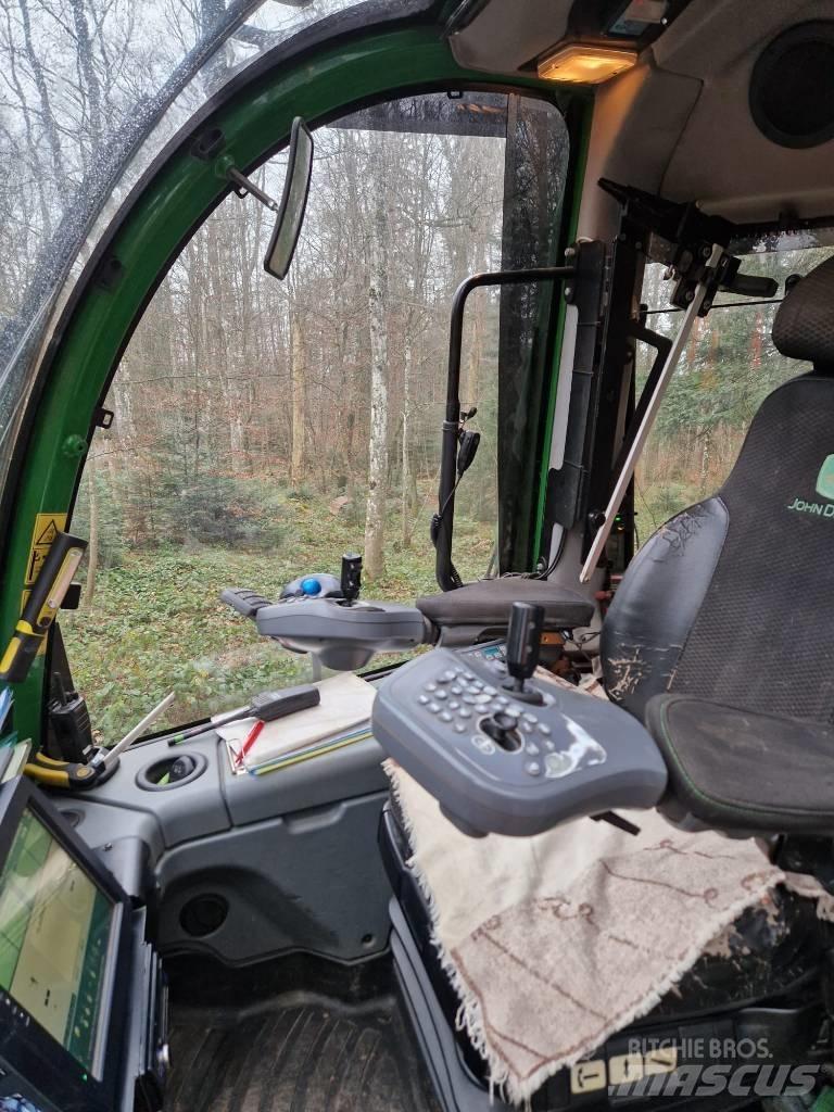 John Deere 1270 E Харвестеры