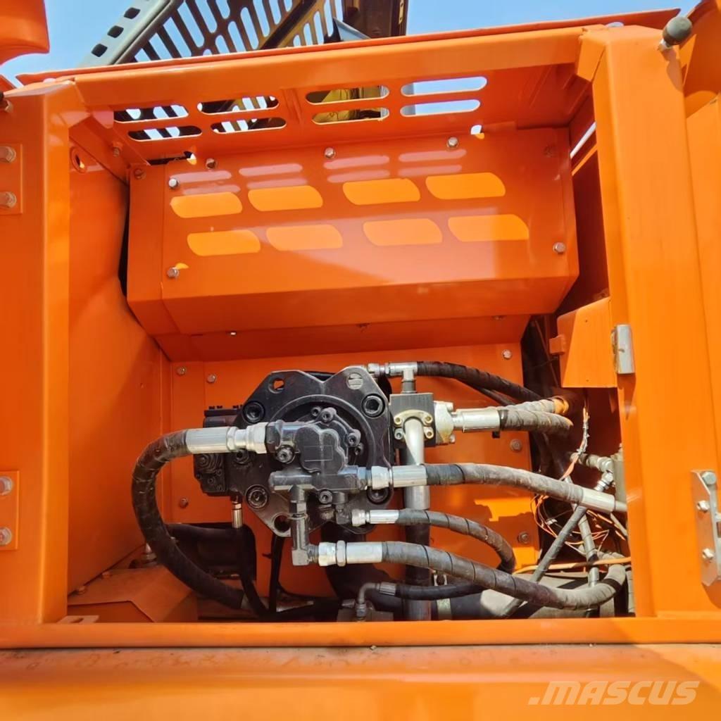 Doosan DX 225 LC Гусеничные экскаваторы