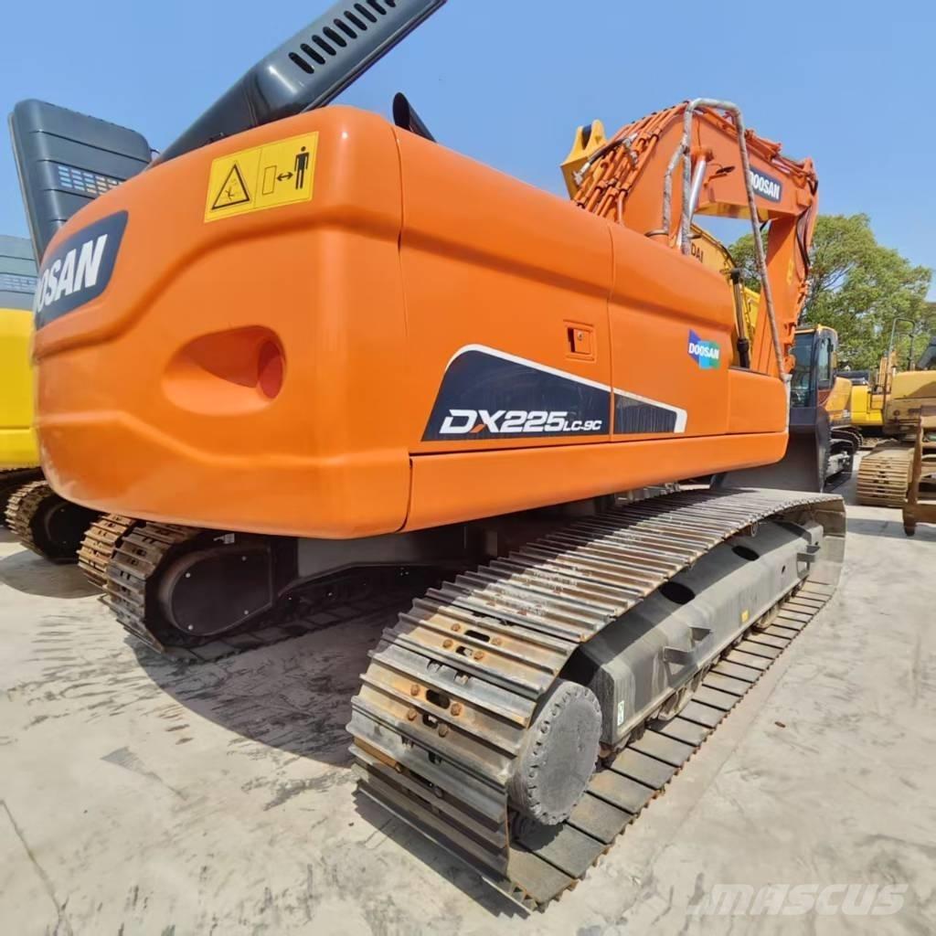 Doosan DX 225 LC Гусеничные экскаваторы