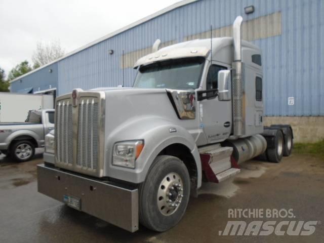 Kenworth W 990 Седельные тягачи