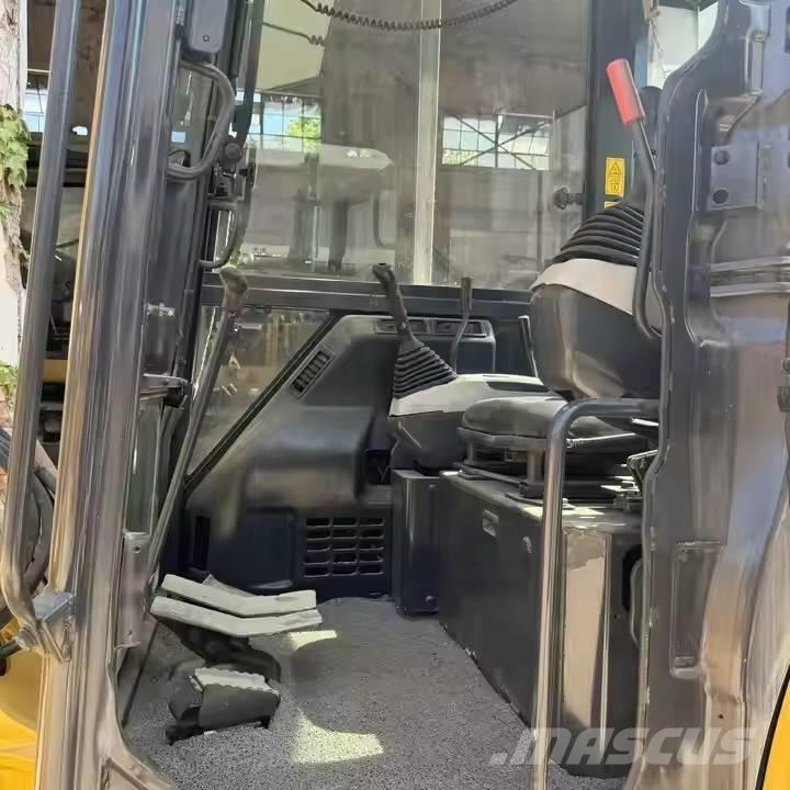 Komatsu PC55MR Мини-экскаваторы