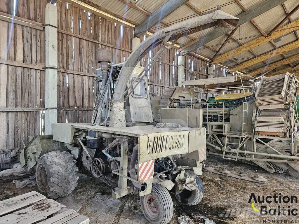 Fortschritt E281C Прицепные кормоуборочные комбайны