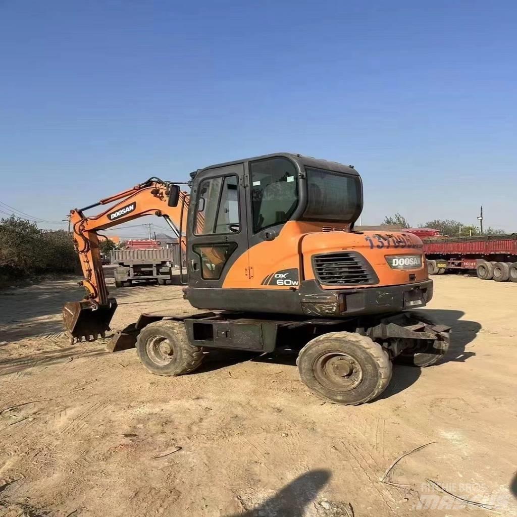 Doosan DX60W Колёсные экскаваторы