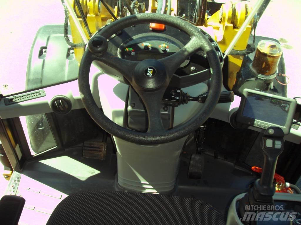 CAT 906 M Фронтальные погрузчики