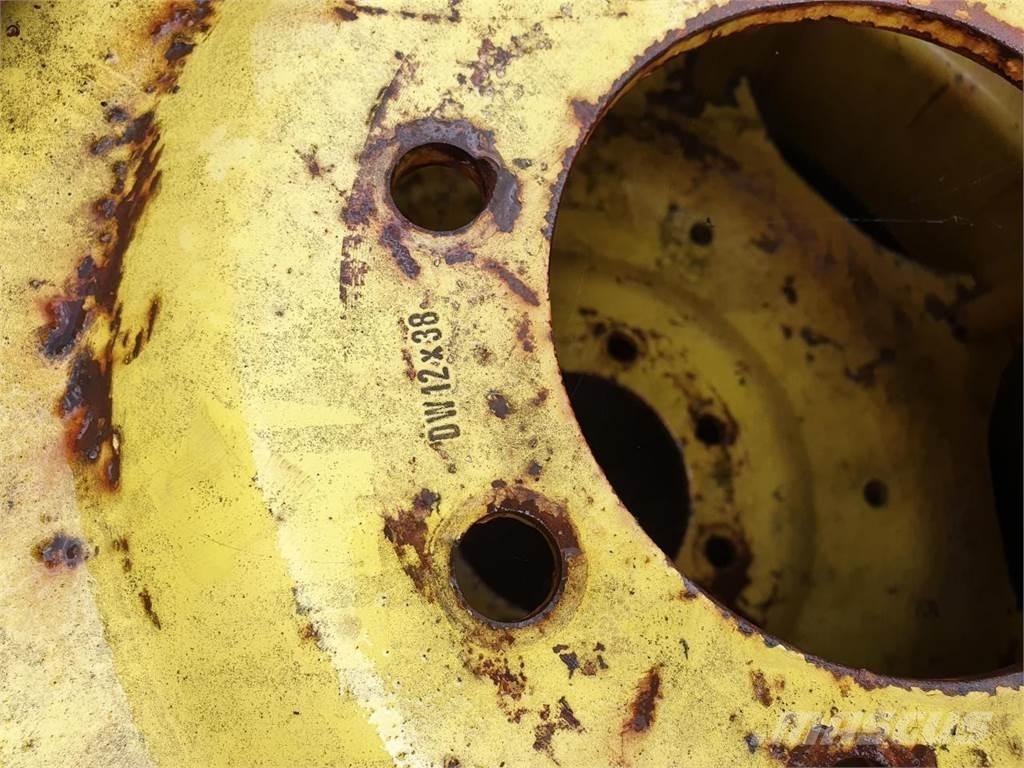 Goodyear 136-38 x2 Шины и колёса