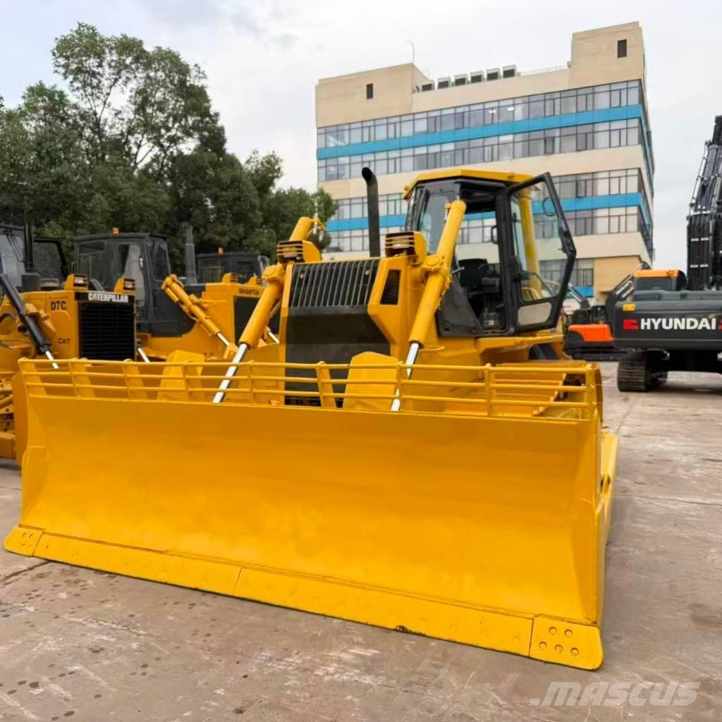 Komatsu D65PX-12E Гусеничные бульдозеры