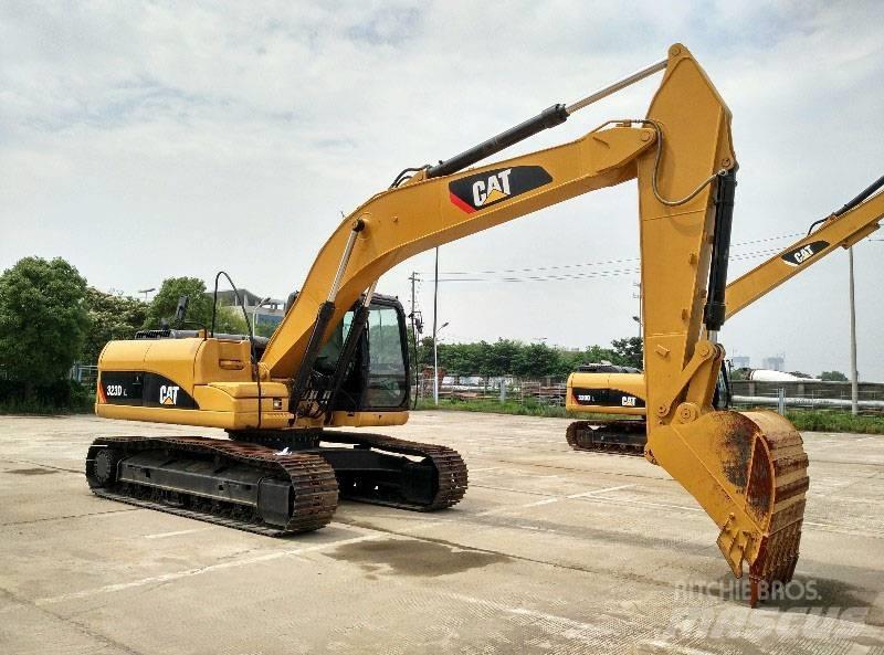CAT 323 Гусеничные экскаваторы