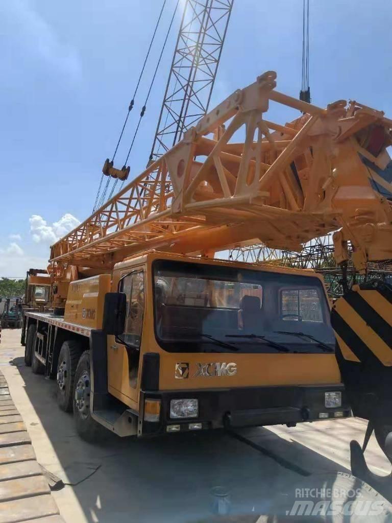 XCMG 50 Гусеничные краны