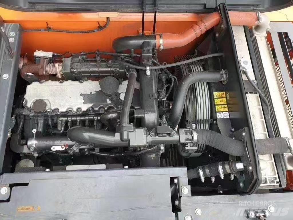 Doosan DX 225 LC Гусеничные экскаваторы