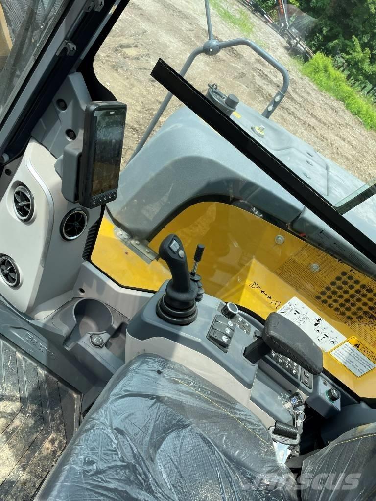 XCMG XE 80 U Мини-экскаваторы