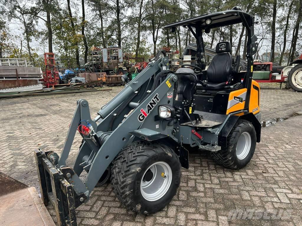 GiANT G 2500 HD Малые погрузчики