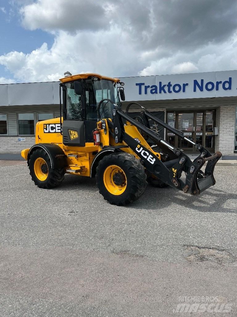 JCB 411 HT 6400 Tim Фронтальные погрузчики
