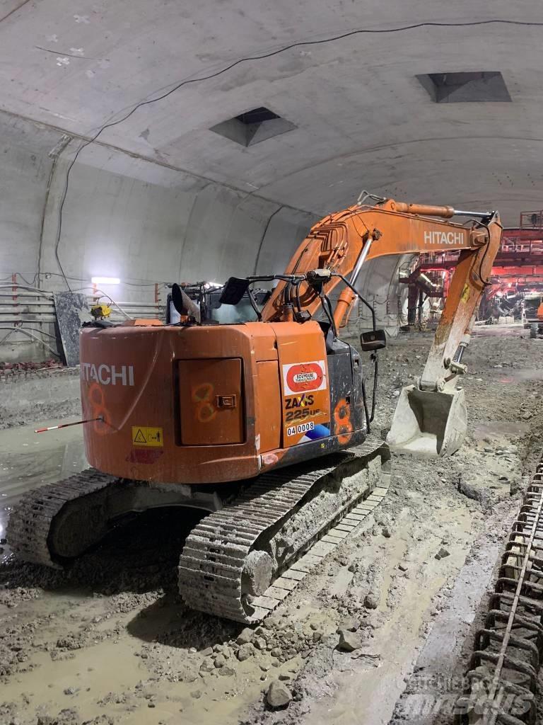 Hitachi ZX225US-5A Строительная техника - Другие