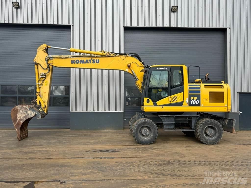 Komatsu PW180-11 Колёсные экскаваторы