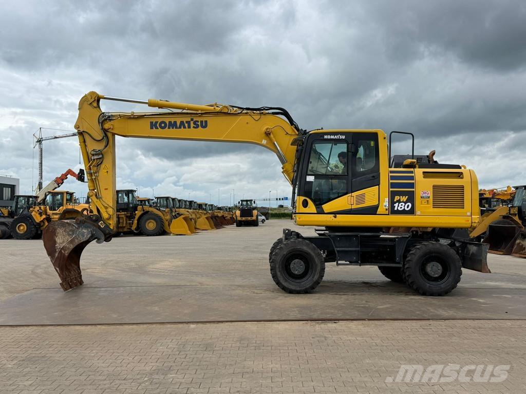 Komatsu PW180-11 Колёсные экскаваторы
