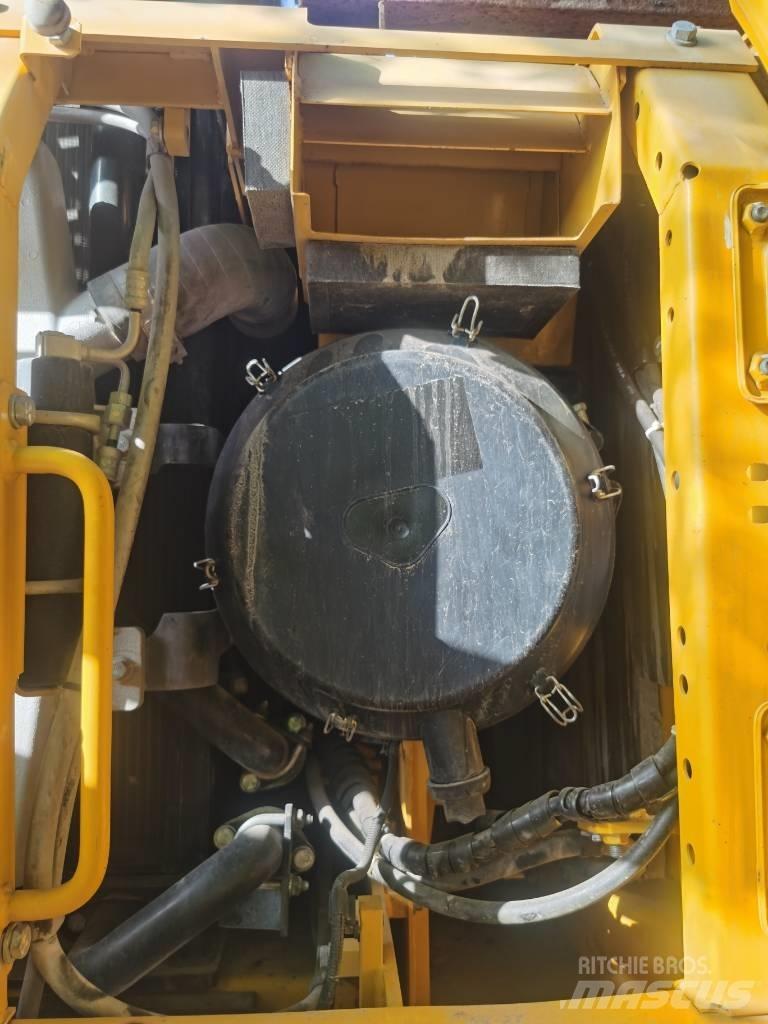 Komatsu PC 460-8 Гусеничные экскаваторы