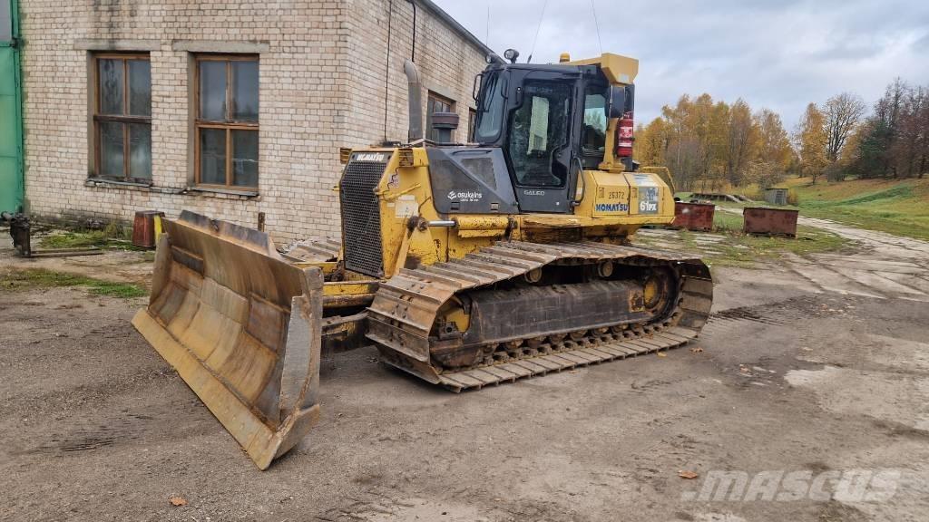 Komatsu D 61 PX-15 Гусеничные бульдозеры