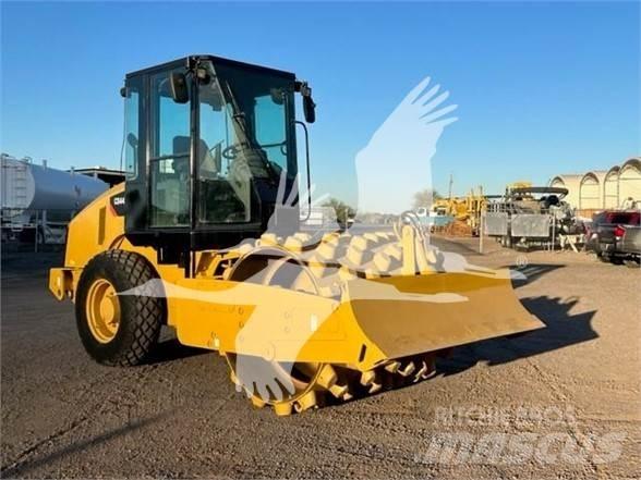 CAT CS44 Грунтовые катки