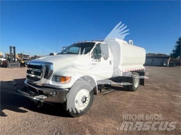 Ford F750 Грузовики-цистерны