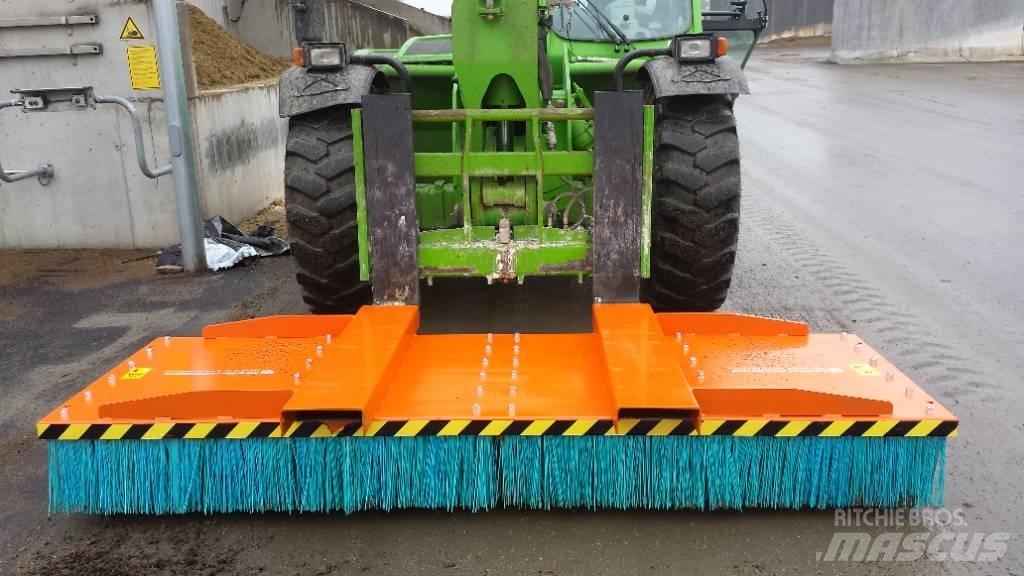 M3 Broom Sweeper SI Вакуумные уборочные машины