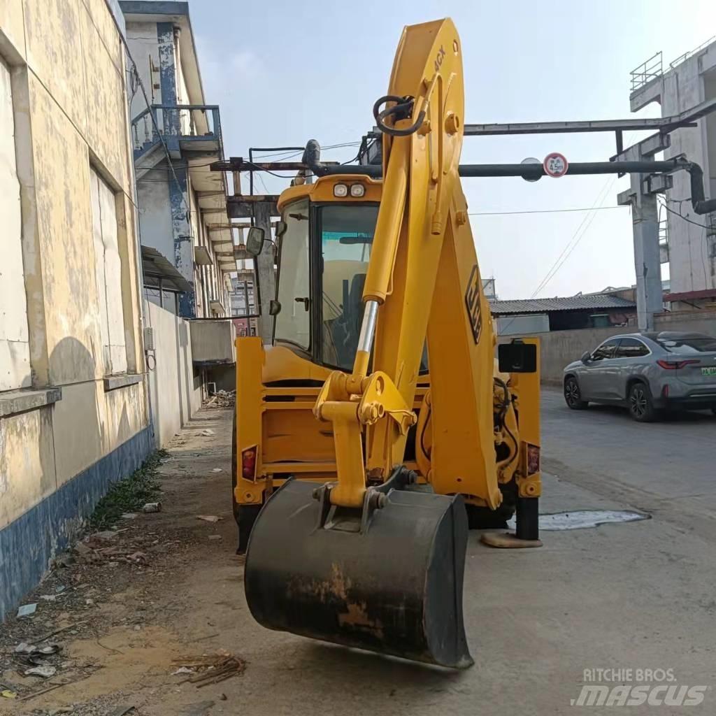 JCB 4CX Экскаваторы-погрузчики