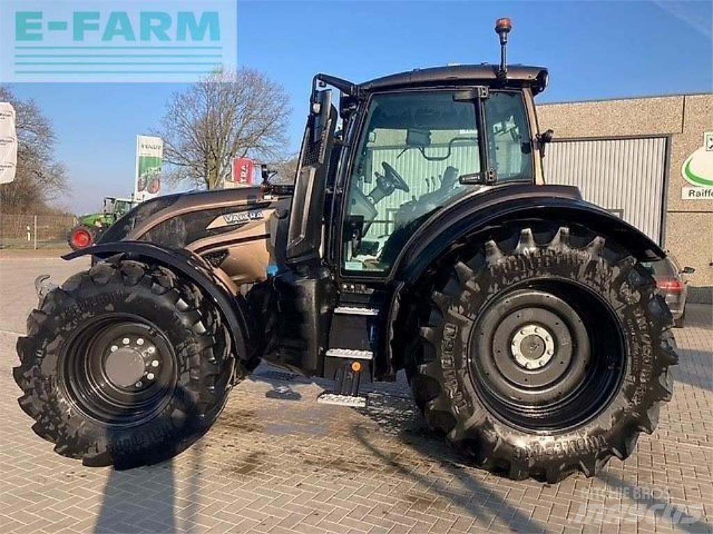 Valtra t215a Трактора
