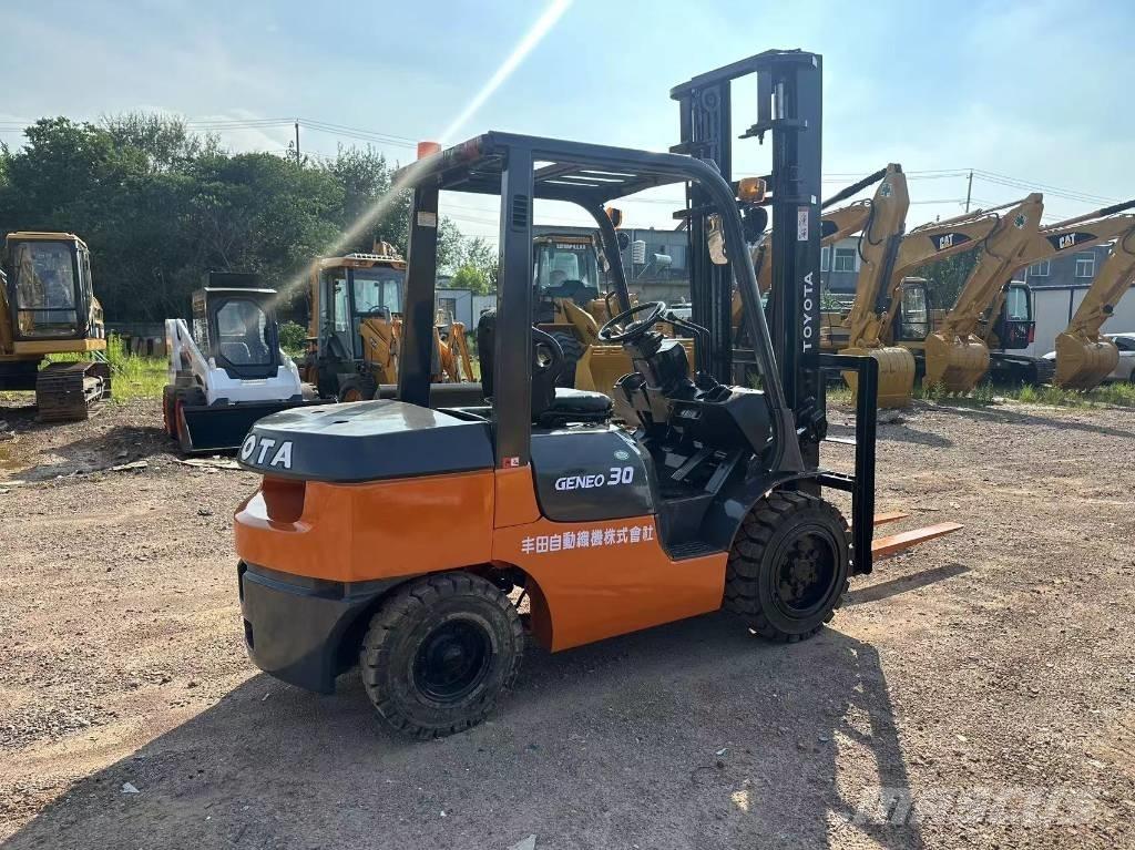 Toyota 30 forklift Дизельные погрузчики