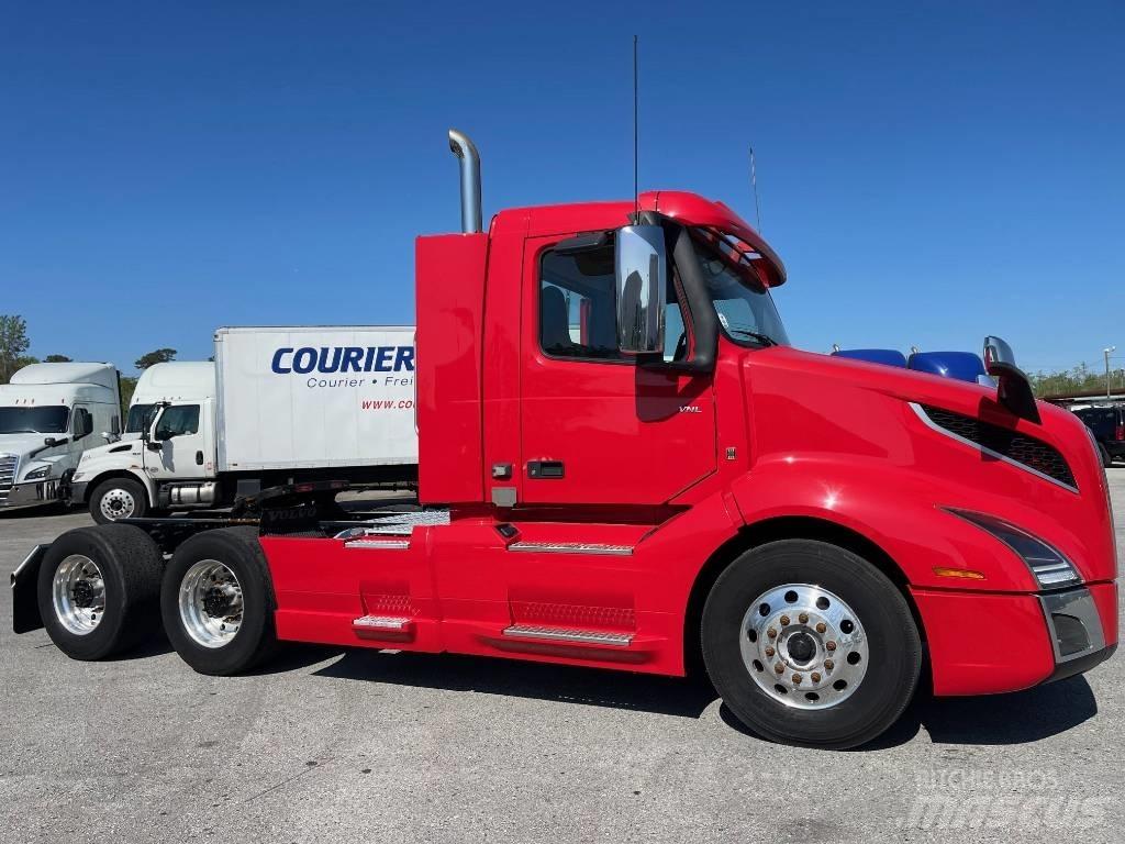 Volvo VNL64T300 Седельные тягачи