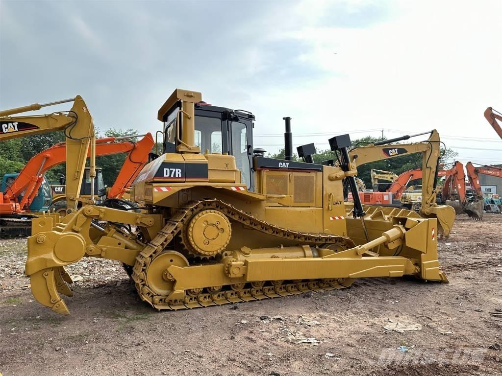 CAT D7R Гусеничные бульдозеры