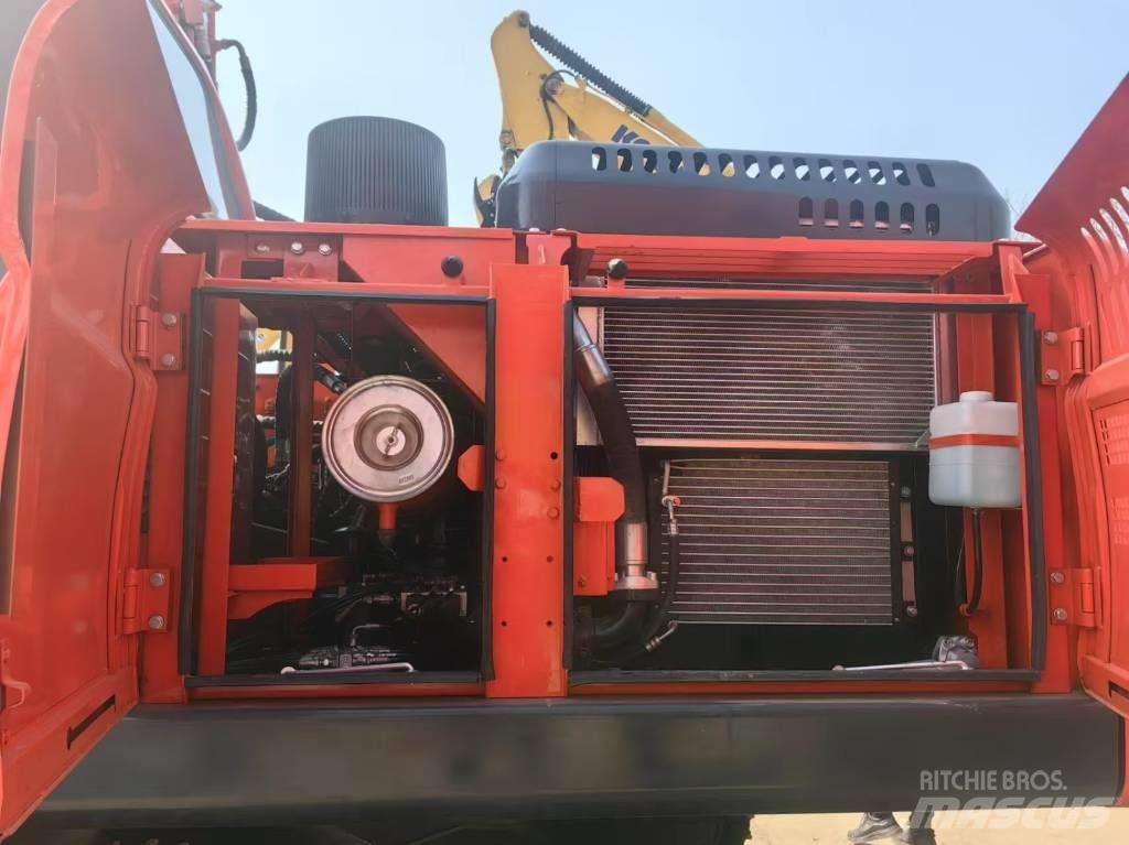 Doosan DX225LC-9C Гусеничные экскаваторы