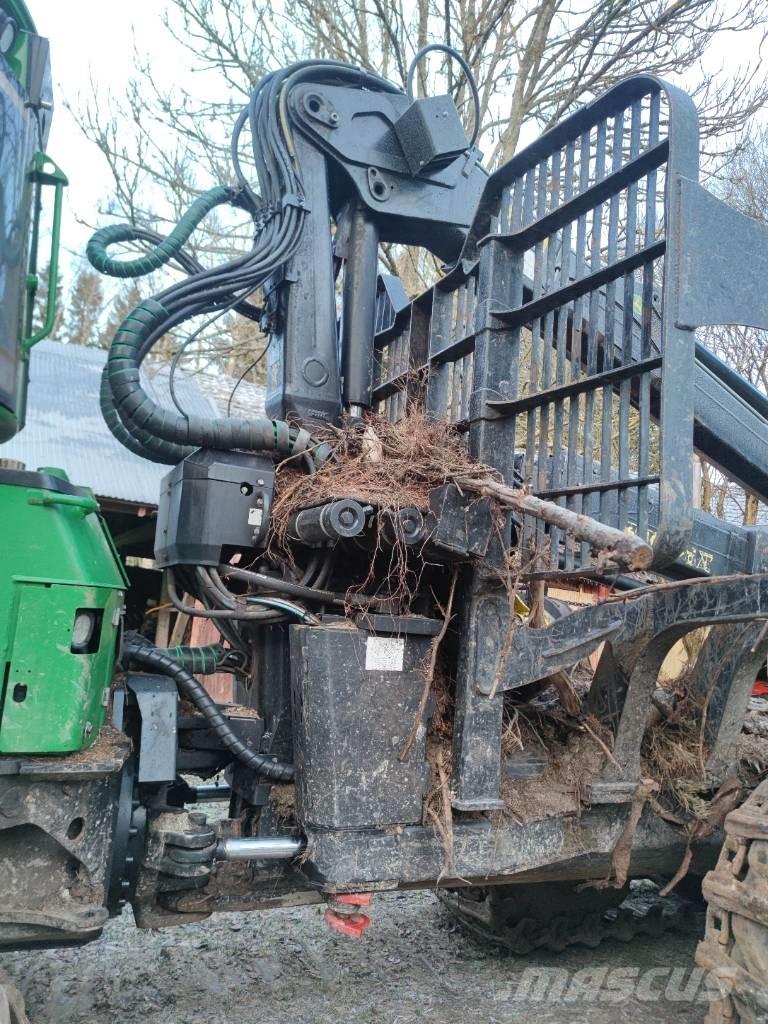 John Deere 1110 E Форвардеры