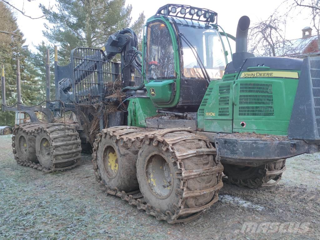 John Deere 1110 E Форвардеры