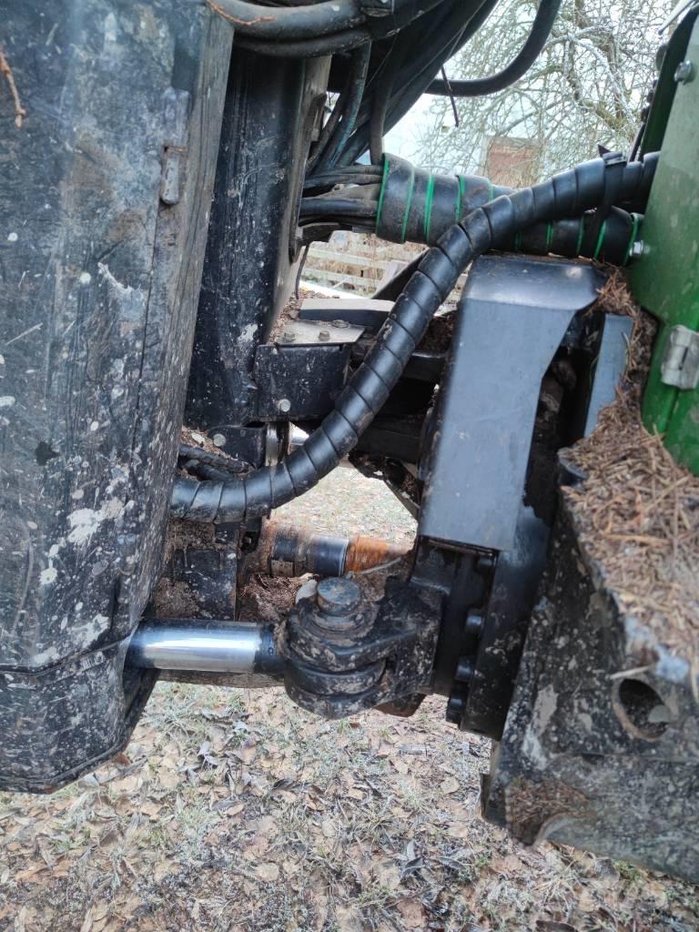 John Deere 1110 E Форвардеры