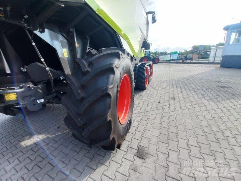 CLAAS Lexion 8800 TT Зерноуборочные комбайны