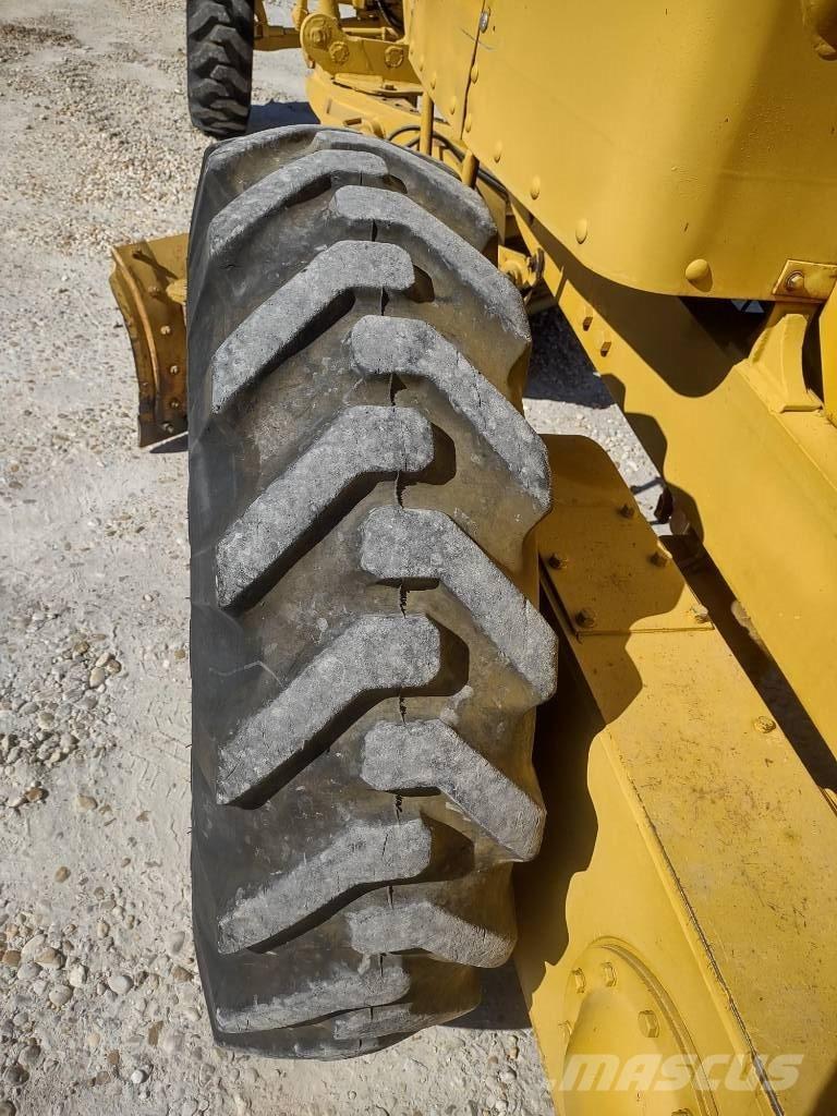 CAT 120 Грейдеры