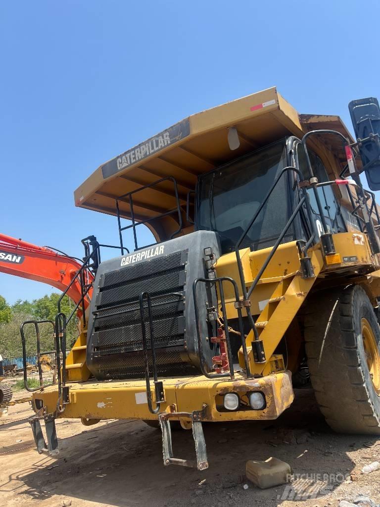 CAT 773E Шарнирно-сочленённые самосвалы
