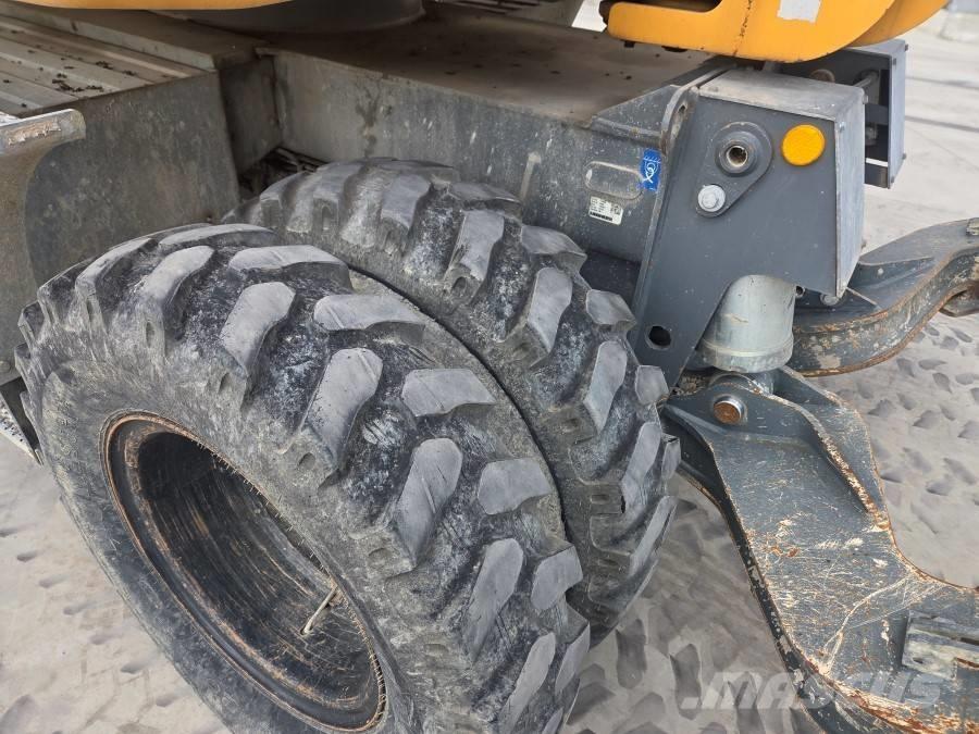 Liebherr 912 COMPACT Колёсные экскаваторы