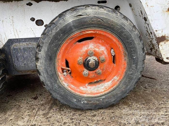Bobcat S70 Фронтальные погрузчики