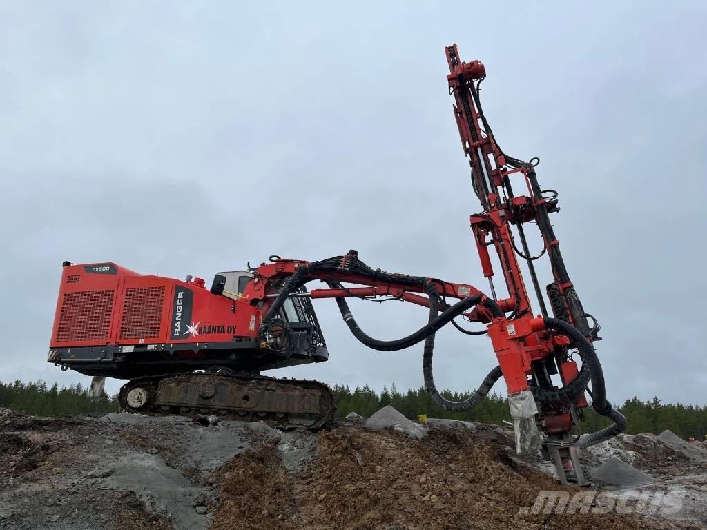 Sandvik DX800 Буровые вышки
