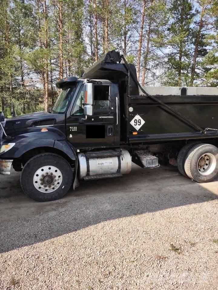 International 7500 Грузовики-Самосвалы