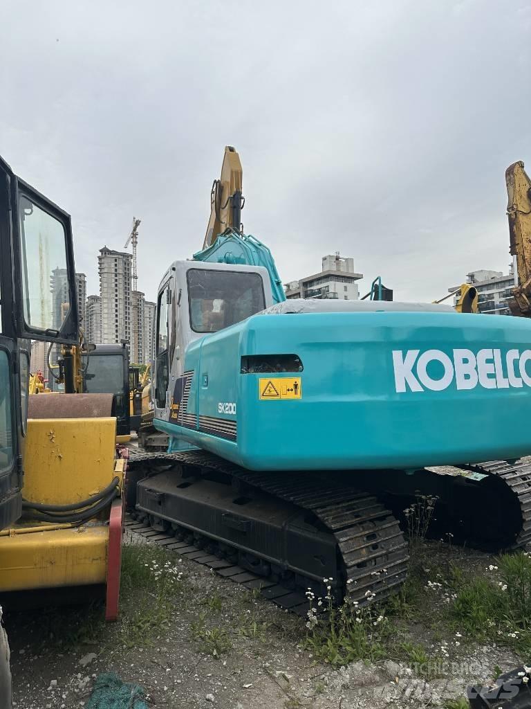 Kobelco SK 200 Гусеничные экскаваторы