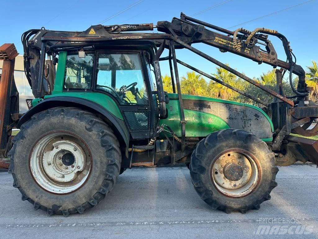 Valtra T130 Лесохозяйственные тракторы