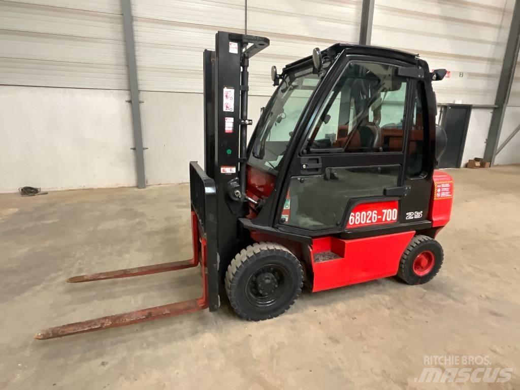 Nissan U1 D2 A 25 LQ Газовые погрузчики