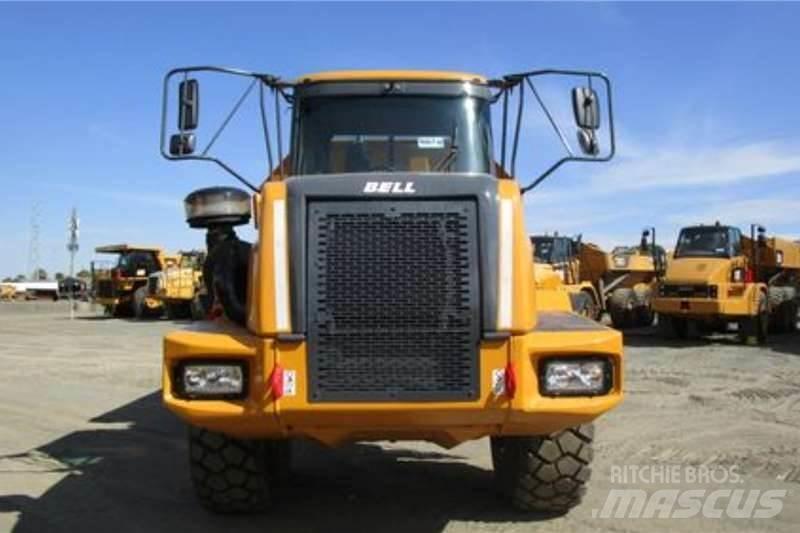 Bell B30D Шарнирно-сочленённые самосвалы